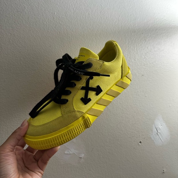 Off-White Shoes - Off white sneakers